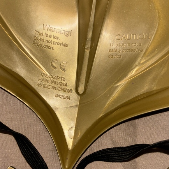 Power Rangers Dino Charge Gold Ranger Mask Halloween 2014 Rare HTF Bandai - Picture 3 of 6